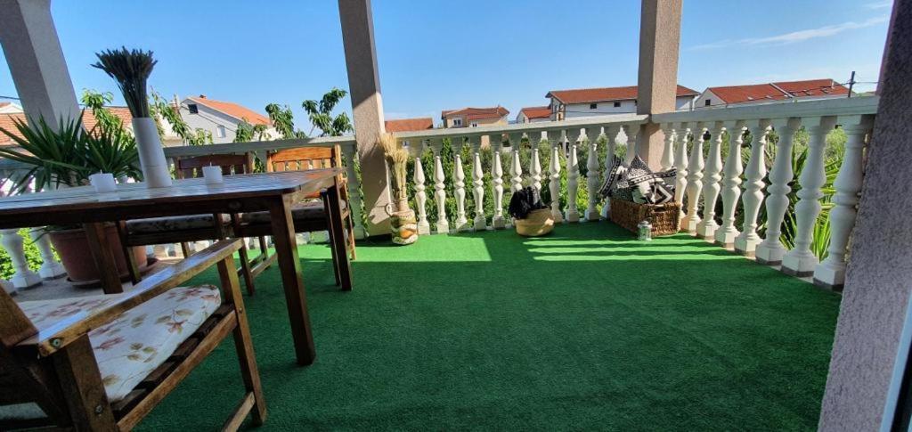 Three Bedroom Apartment Between Trogir And Split Kastela Exterior photo
