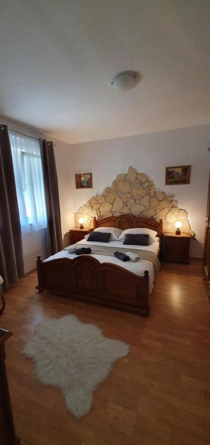 Three Bedroom Apartment Between Trogir And Split Kastela Exterior photo